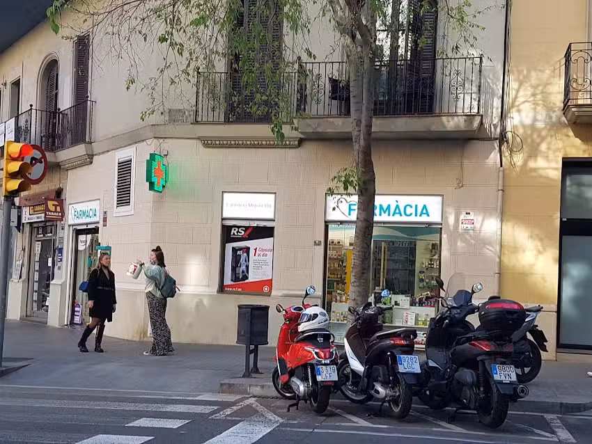 Farm&agrave;cia Miquel Irla Golobart