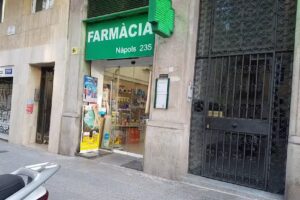 Farmàcia Nàpols 235 – Lorena López Penalva