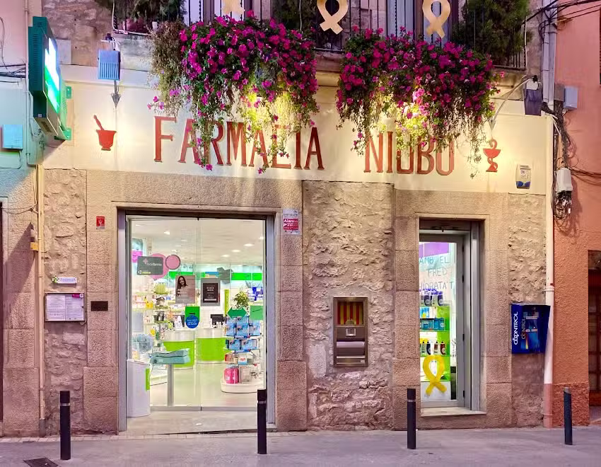 Farm&agrave;cia Niub&ograve; CB
