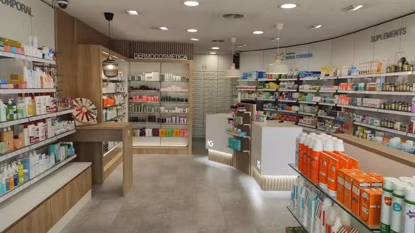 Farm&agrave;cia Nova Corbera