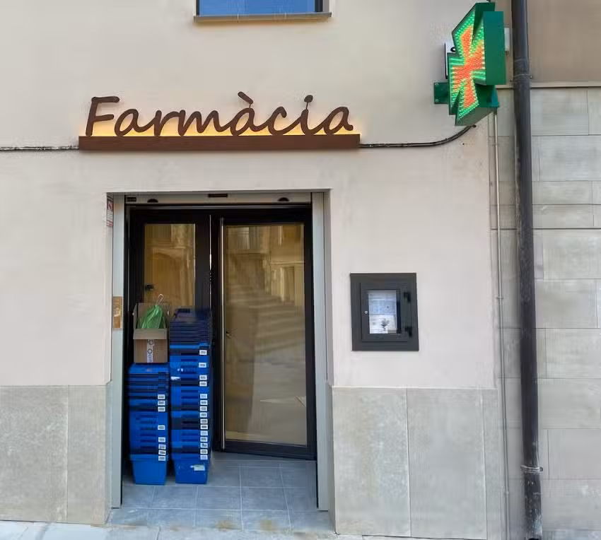 Farm&agrave;cia N&uacute;ria Barrull &ndash; La Granadella