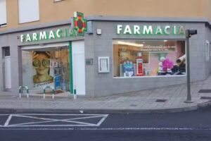 FARMACIA &ndash; OPTICA LA ASOMADITA