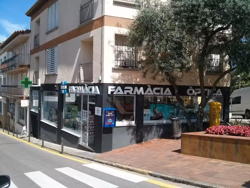 Farm&agrave;cia &Ograve;ptica Mendieta Fiter, Antoni