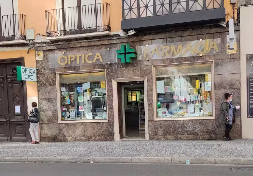Farmacia-&Oacute;ptica P&eacute;rez-Aramend&iacute;a
