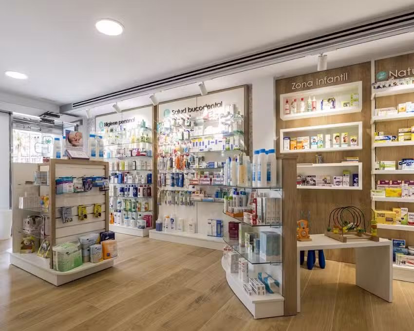 Farmacia-Ortopedia Do Campo (Pedro D&iacute;az y Andr&eacute;s D&iacute;az)