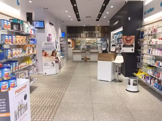 FARM&Agrave;CIA ORTOP&Egrave;DIA EL CLOT (Farm&agrave;cia Freixenet)