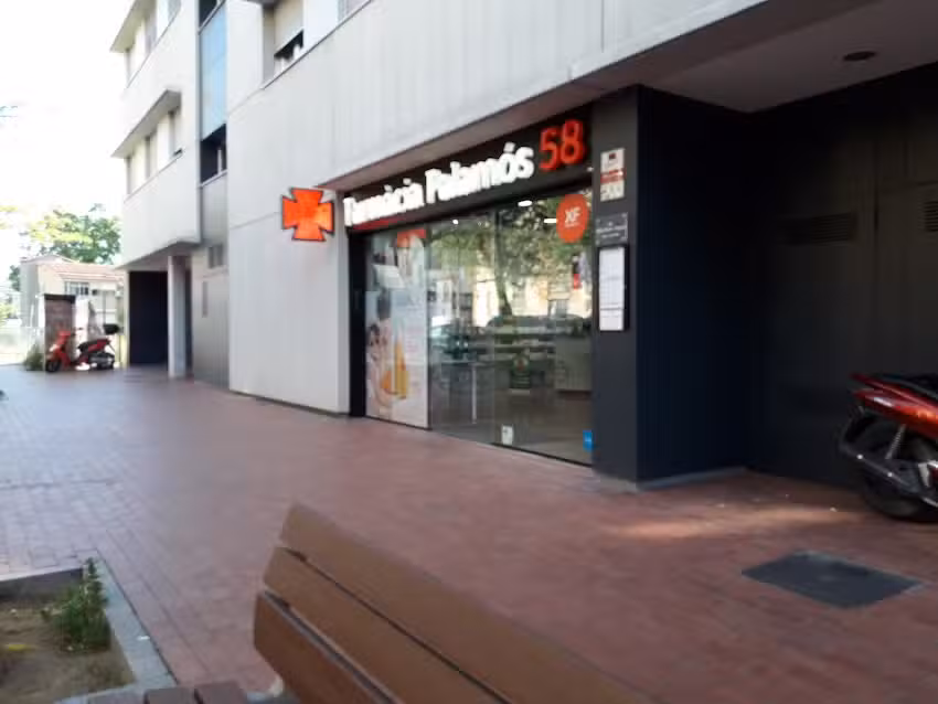 Farmacia Palam&oacute;s 58