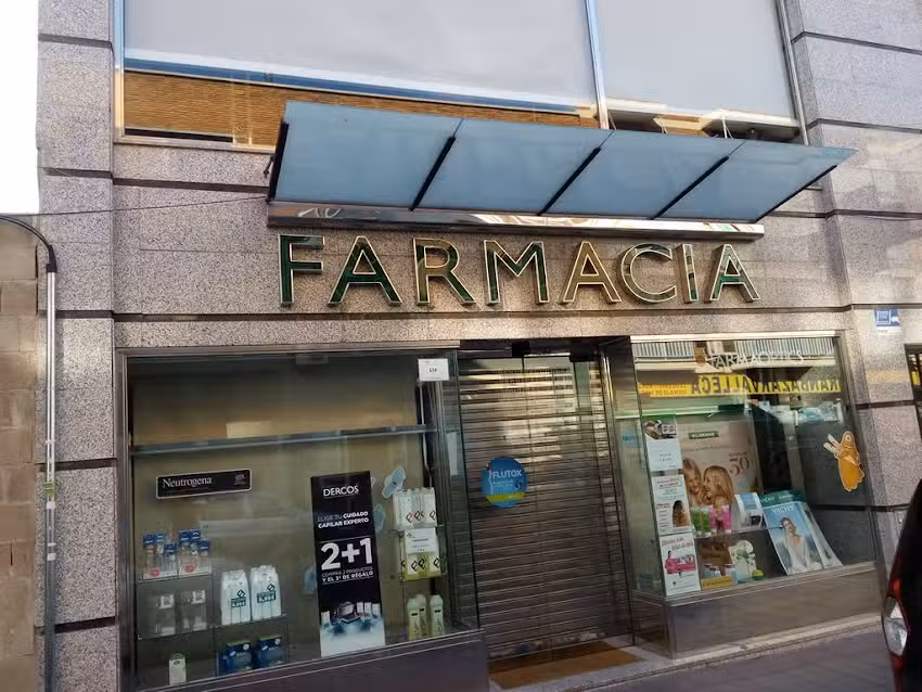 Farmacia P&aacute;rroco 66
