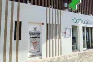 Farmacia Paseo Imperial (Ldo. Javier Gonz&aacute;lez-Fierro Vallaure)