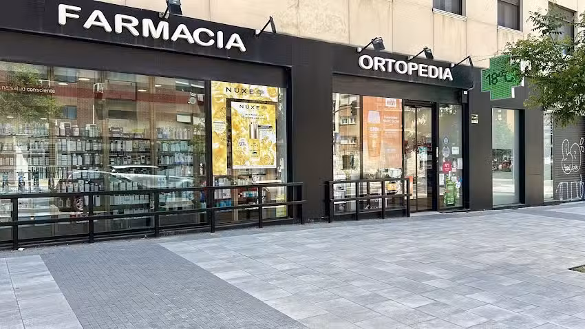 Farmacia Paseo Melanc&oacute;licos &ndash; Ldo. Joaqu&iacute;n Reyes Morilla &ndash; Farmacia y Parafarmacia en Pir&aacute;mides, Madrid R&iacute;o