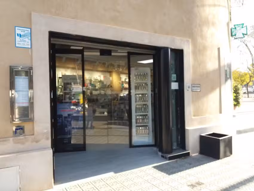 Farmacia Pedralbes (Fcia. Beumala Llunell)