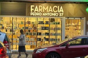 Farmacia Pedro Antonio de Alarcón, 37