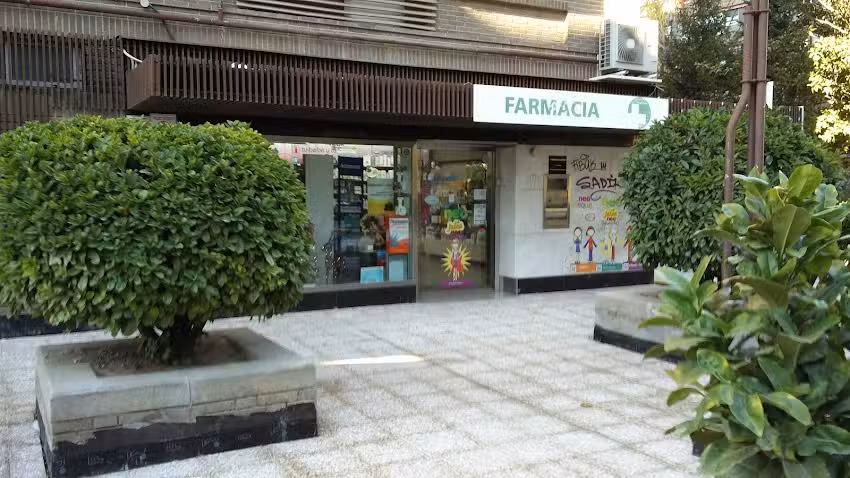 Farmacia Perea Tajuelo &ndash; Vinateros 53