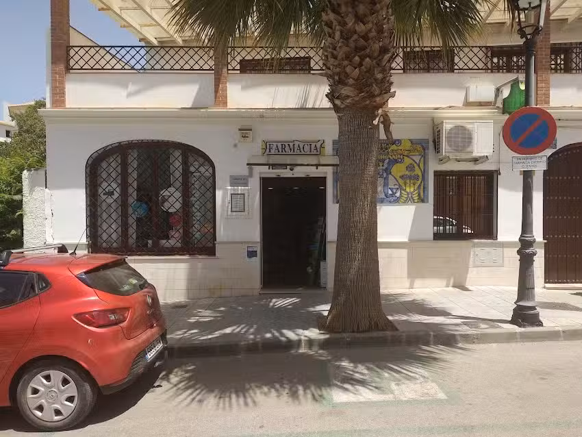 Farmacia Periana, Carmen Oliver Almendros