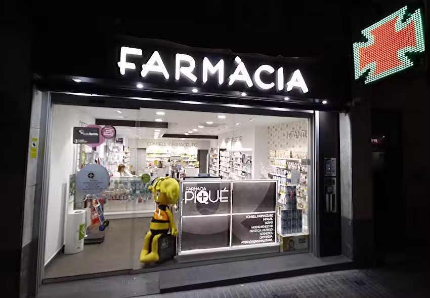 Farm&agrave;cia Piqu&eacute;