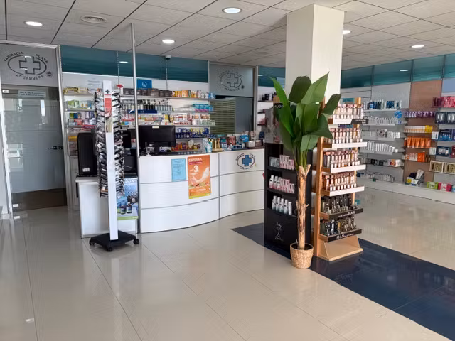 Farmacia Playa Aguadulce. Lda. M&ordf; TERESA MARTINEZ ALIAGA