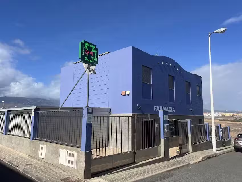 Farmacia Playa del Hombre, Telde. Lcdo. Carlos Apolinario Tenorio