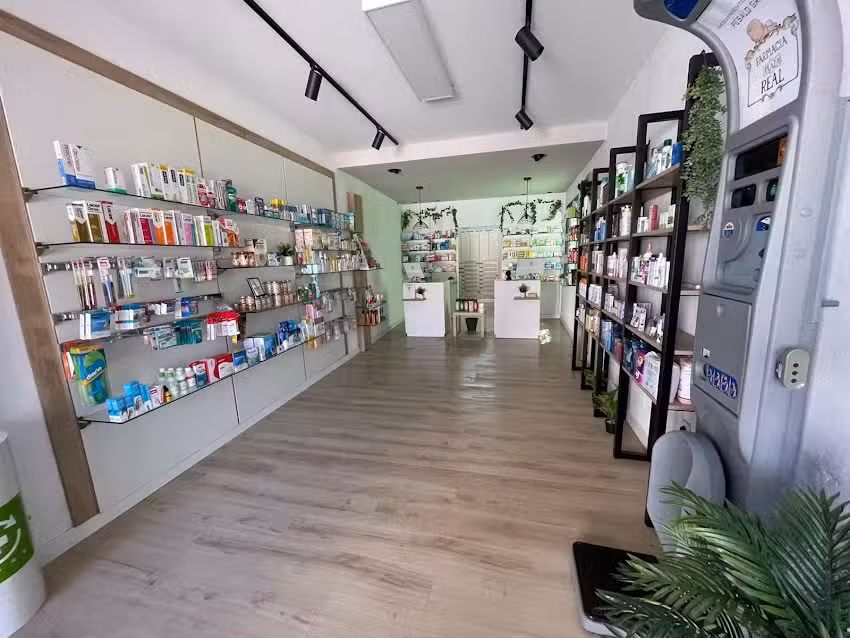 Farmacia Plaza Real 3 &ndash; Fuente Carreteros