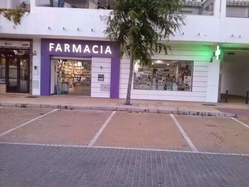 Farmacia Pueblo Andaluz .Lda M&ordf; del Carmen Perez de Lara Escorza