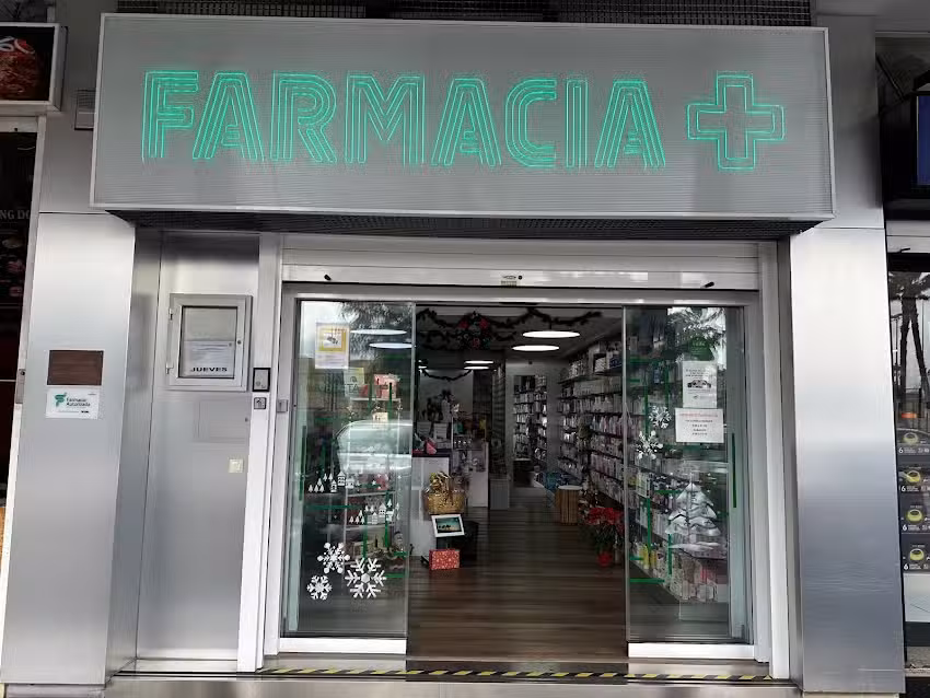 Farmacia Puerto de la Luz/Josefa M. Gonz&aacute;lez Azpeitia
