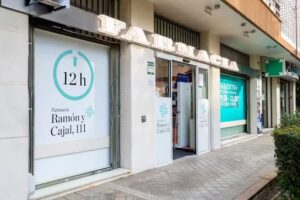 Farmacia Ram&oacute;n y Cajal 111. 12H Abierto Domingos y Festivos.