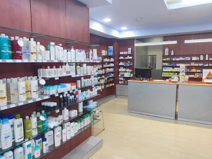 Farm&agrave;cia Raquel Cobos