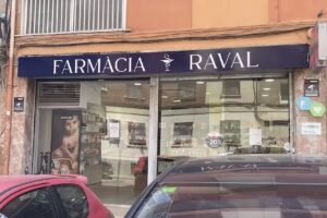 Farm&agrave;cia Raval