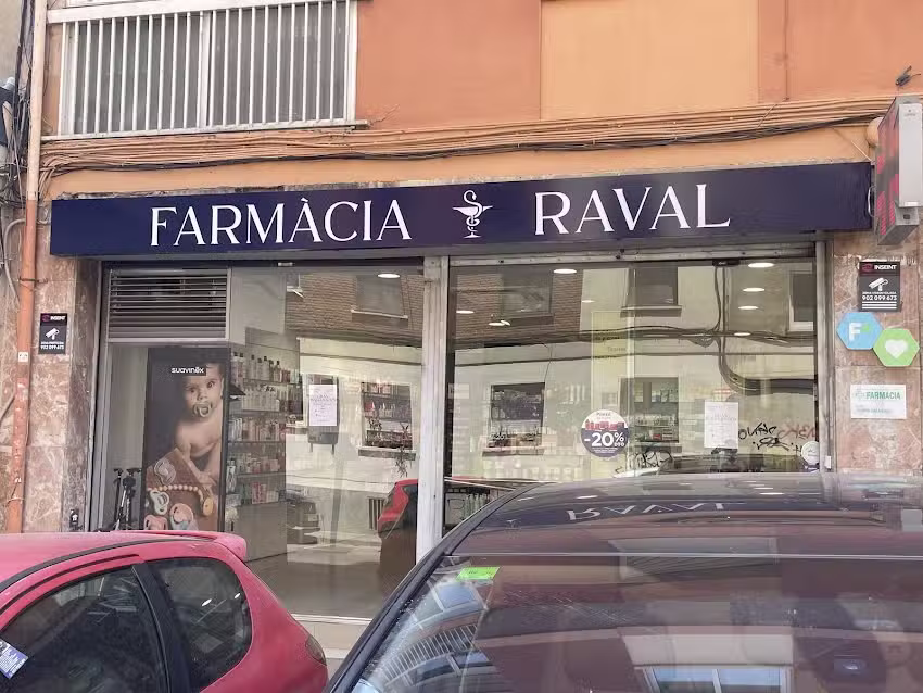 Farm&agrave;cia Raval