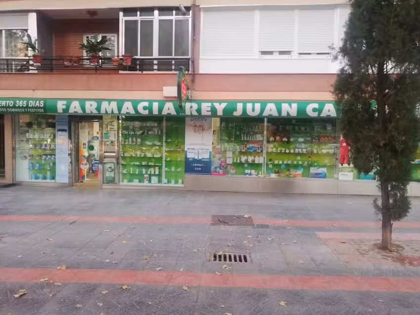 Farmacia Rey Juan Carlos I &ndash; Jos&eacute; Javier Richante Astilleros