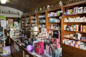 Farmàcia Ribas Figueras, Núria