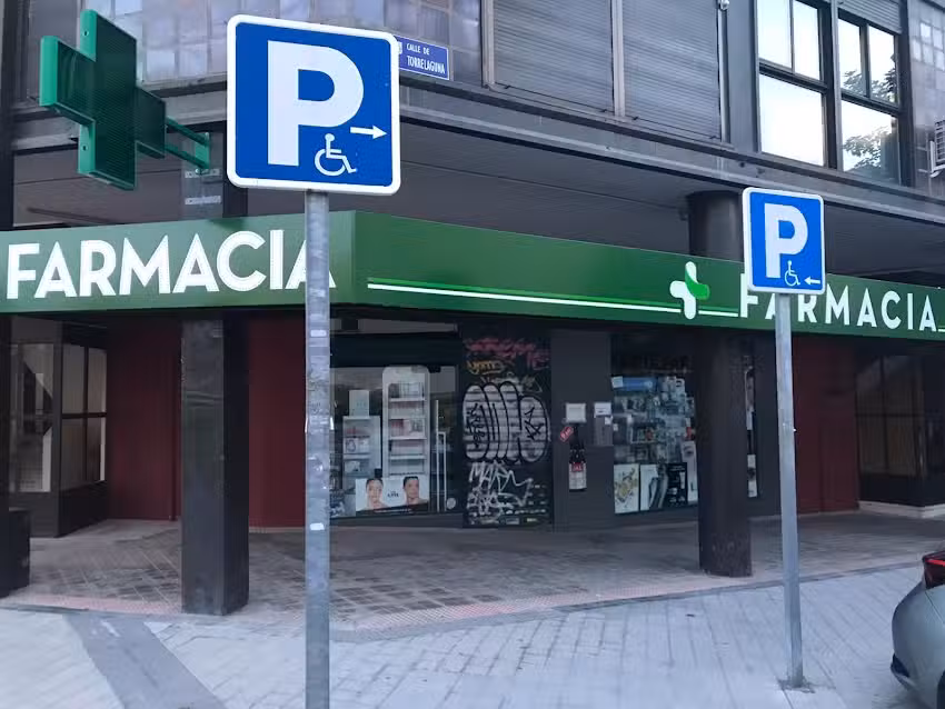 Farmacia Rodr&iacute;guez Mateos, B&aacute;rbara