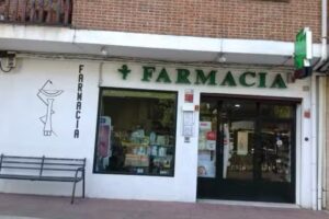 Farmacia, Rosa M Vivas y Clemente