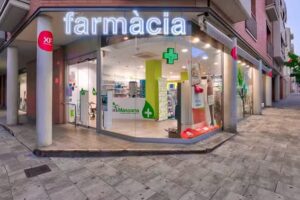 Farm&agrave;cia Roser Massana Closa