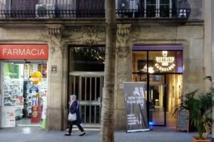 Farm&agrave;cia Sant Jordi Bcn (Llic. Yolanda Forcadell Berenguer)