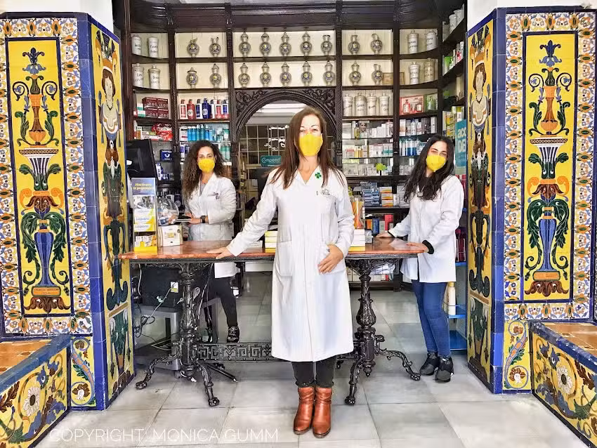 Farmacia Santa Ana Triana (Santa Ana Triana Pharmacy)