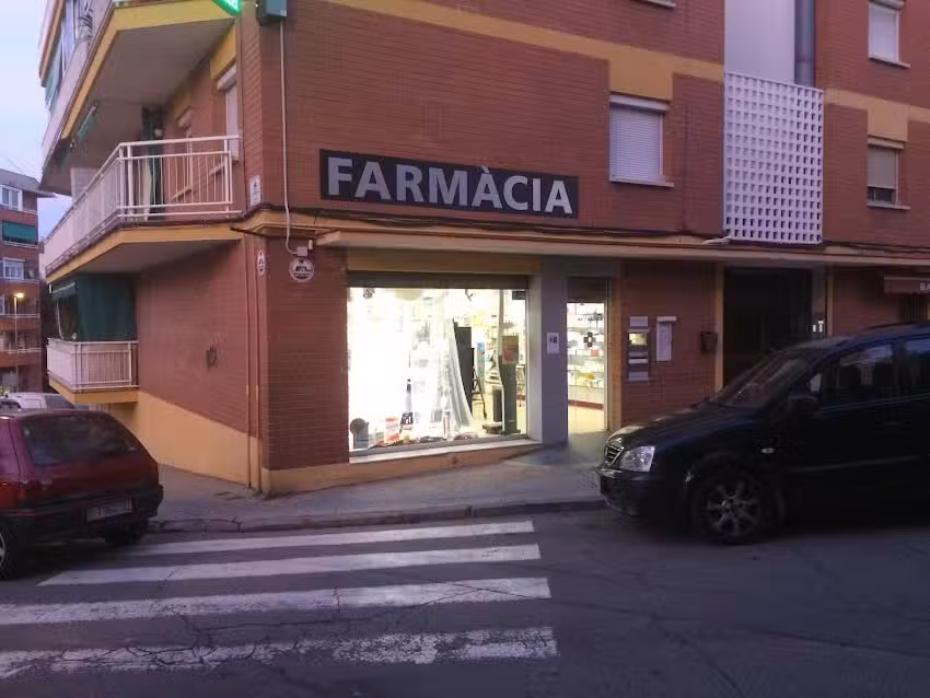 Farm&agrave;cia Serrano