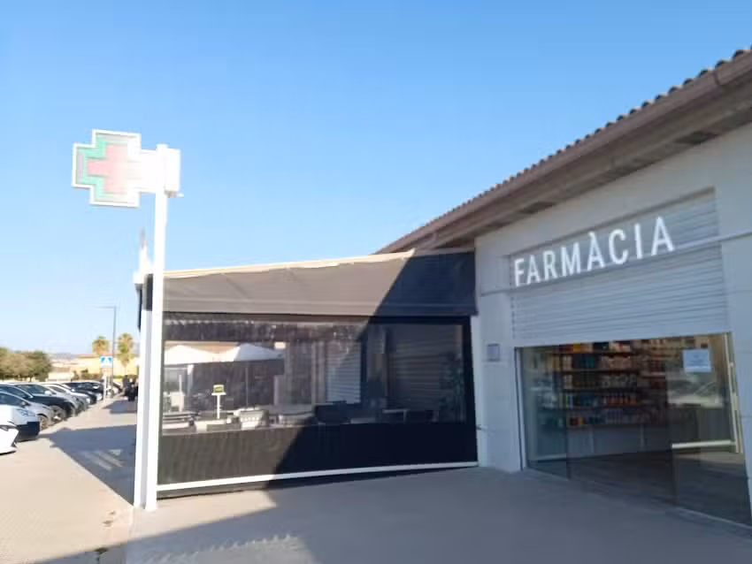 Farm&agrave;cia Ses Cases Noves