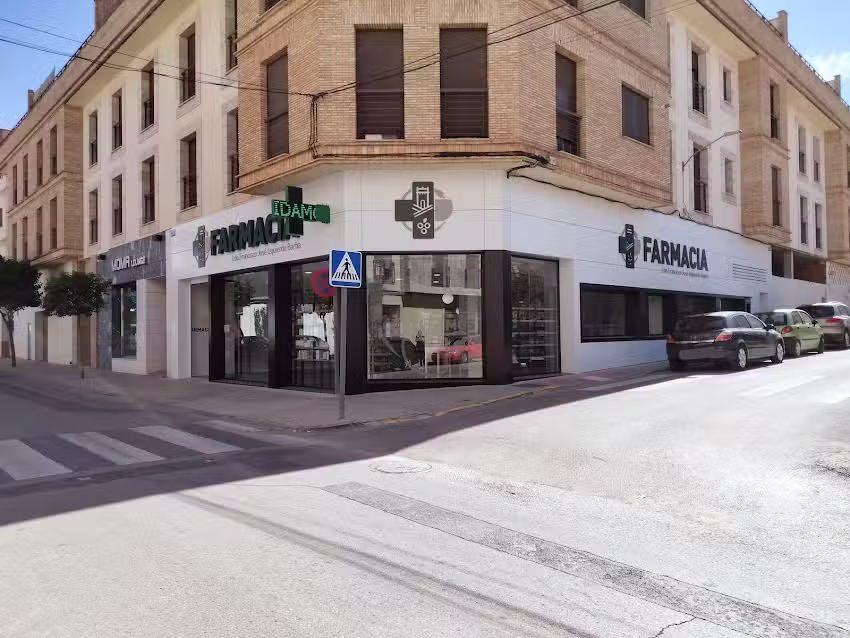 Farmacia Socu&eacute;llamos. Ldo Francisco Izquierdo Barba