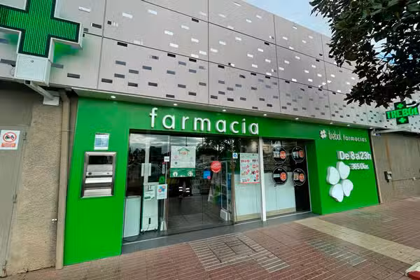 Farmacia Tr&eacute;bol Campanar