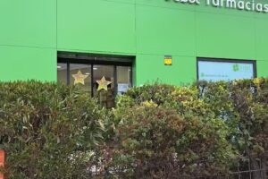 Farmacia Tr&eacute;bol Mario Cabr&eacute;