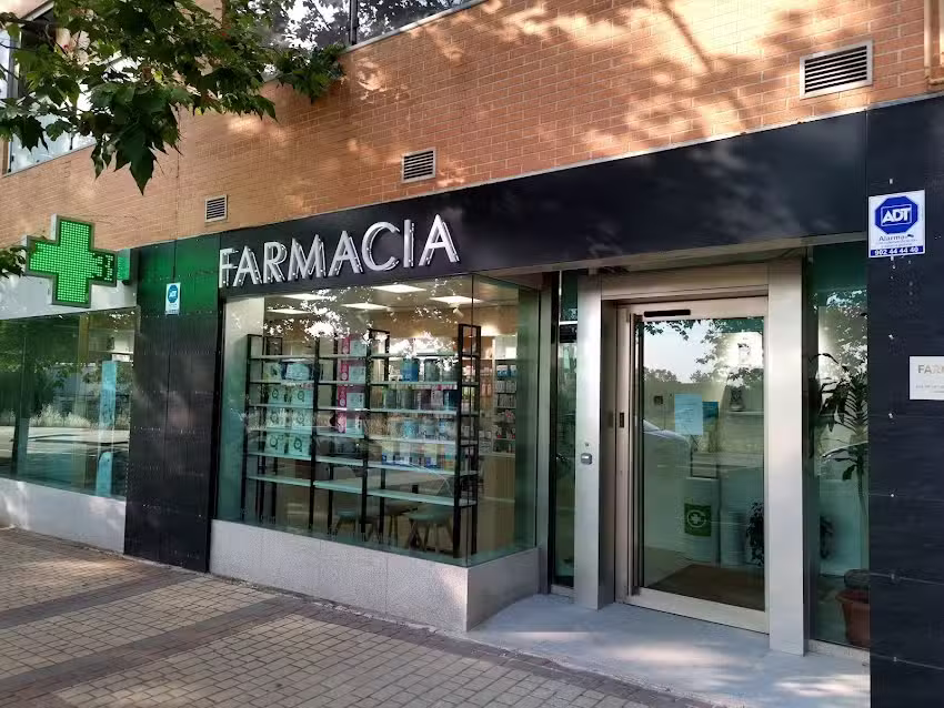 Farmacia Valdeluz &ndash; Ad&aacute;n Oliver