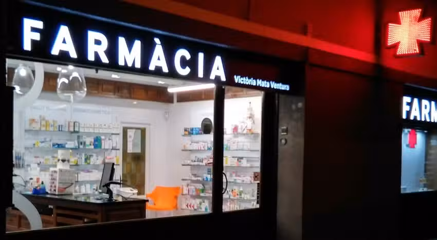 Farm&agrave;cia Vict&ograve;ria Mata