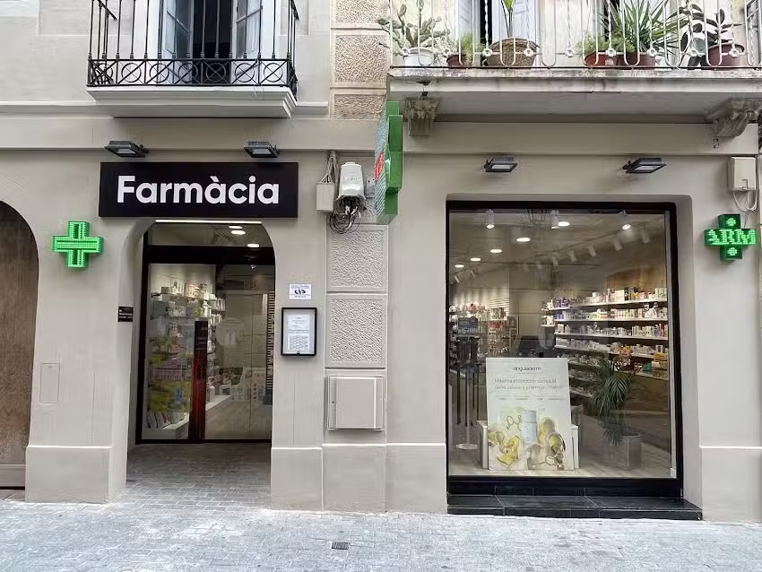 Farm&agrave;cia Vila