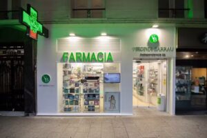 Farmacia Virginia Barrau Centro de Zaragoza, Especialistas en dermocosm&eacute;tica. 12 horas. Desde 1924