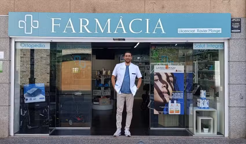 Farm&agrave;cia Xavier Monge