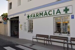 Farmacia Yolanda Borraz.