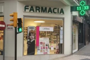 Farmacia Zarracina (Lda. Rocío Calbo Caballos)