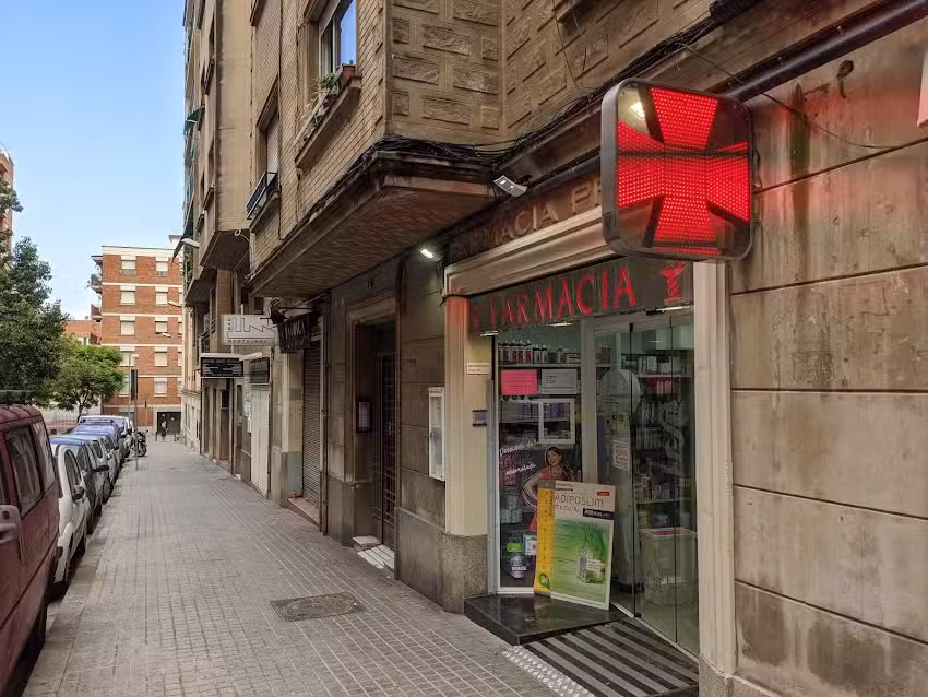 Nova Farm&agrave;cia Prats