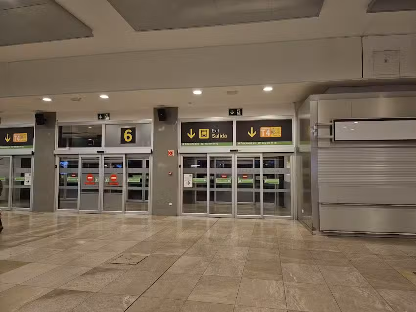 Salidas Terminal 2 , Adolfo Su&aacute;rez